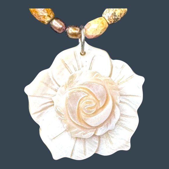 Wood Beaded Necklace Carved Mother of Pearl Hawaiian Lei Shell Flower Pendant 17 - Picture 3 of 7